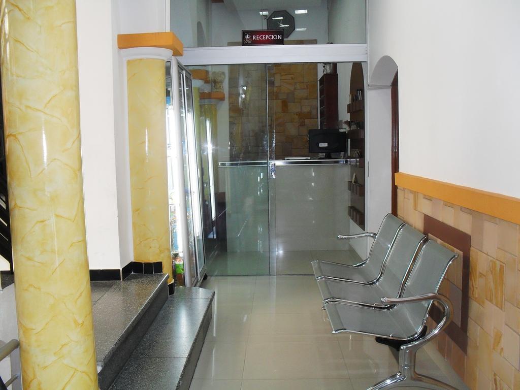 Hostal Corona Blanca Sucre Zewnętrze zdjęcie