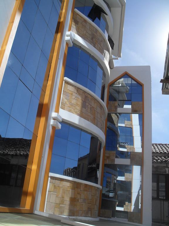 Hostal Corona Blanca Sucre Zewnętrze zdjęcie