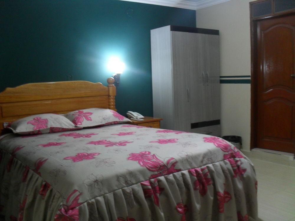 Hostal Corona Blanca Sucre Zewnętrze zdjęcie