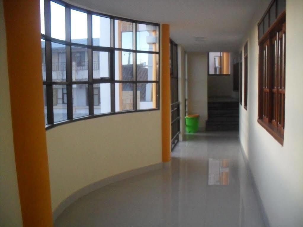 Hostal Corona Blanca Sucre Zewnętrze zdjęcie